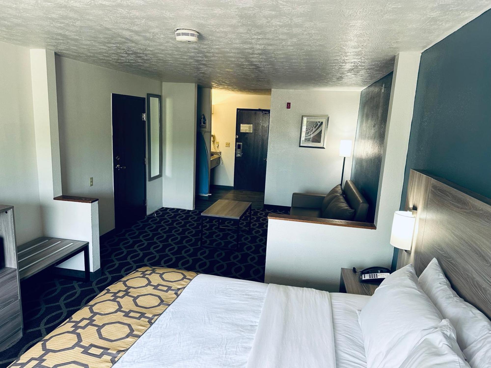 Hotel Baymont By Wyndham Piqua Exterior foto