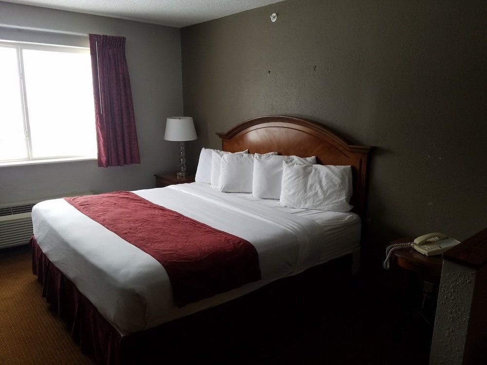 Hotel Baymont By Wyndham Piqua Exterior foto